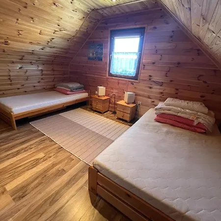 אכסניה Teo Pietrowe I Parterowe *