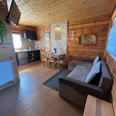 Teo Pietrowe I Parterowe Деревянный коттедж Реваль