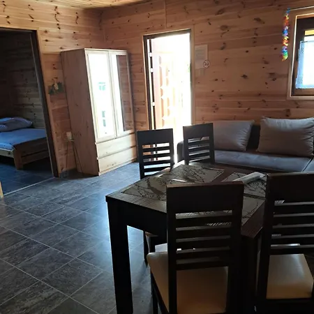 Teo Pietrowe I Parterowe Деревянный коттедж Реваль