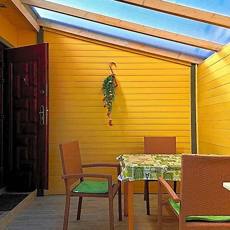Lodge Rewal Domki Teo -Caloroczne Rewal