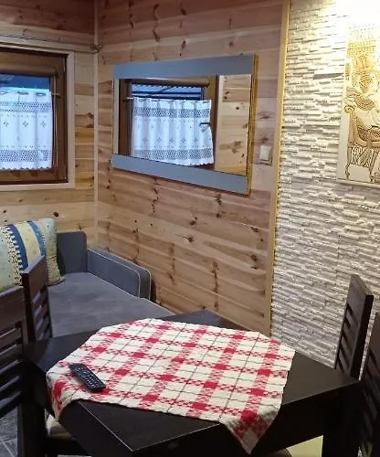 Teo Pietrowe I Parterowe * 里沃